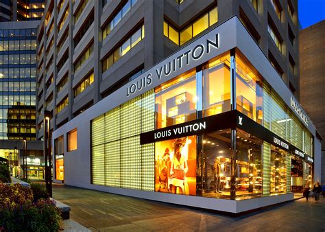 louis vuitton bloor street toronto.